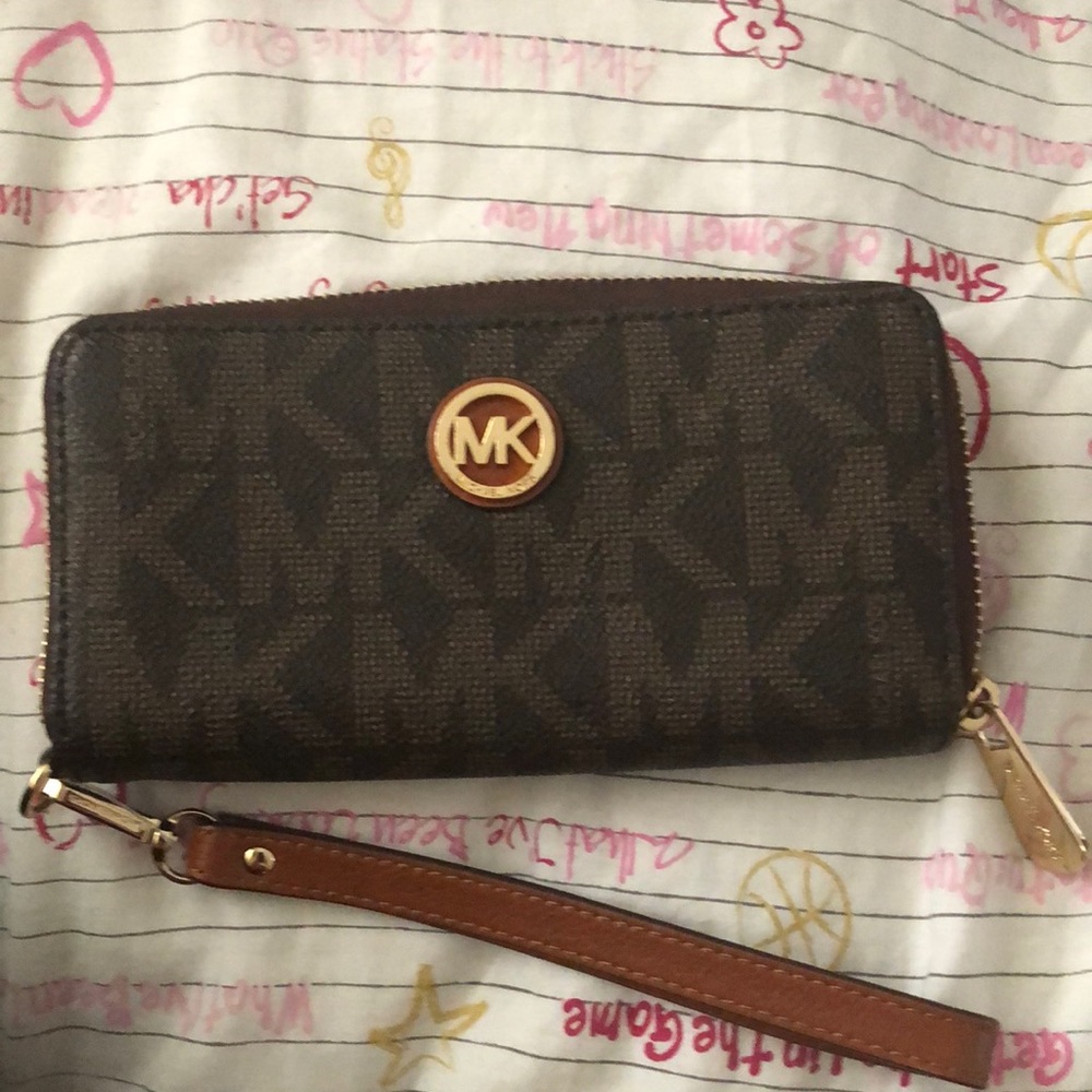 Michael kors wallet